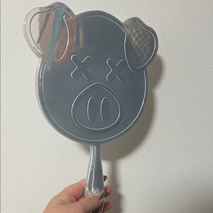 Jeffrey Star X Shane Dawson Pig-Shaped Hand Mirror Silver